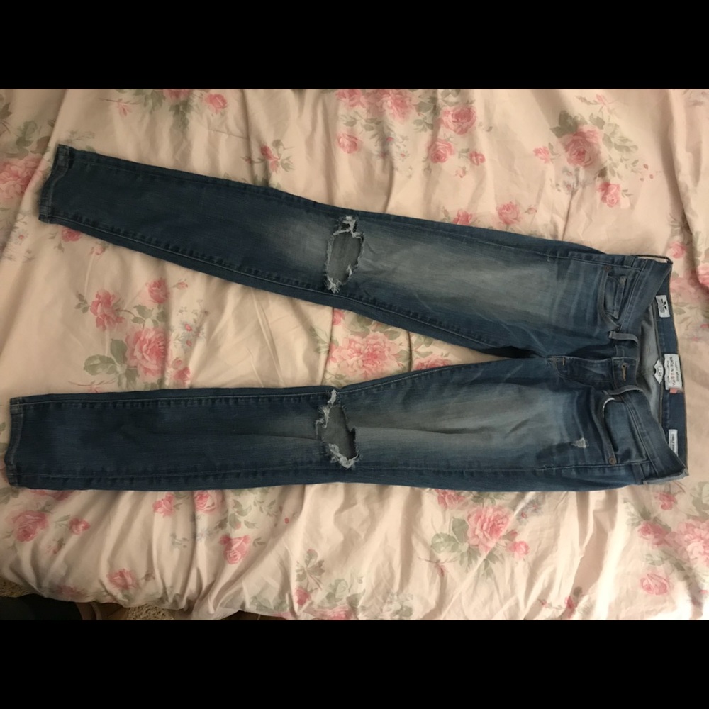 Lucky Brand Charlie skinny jean size 2